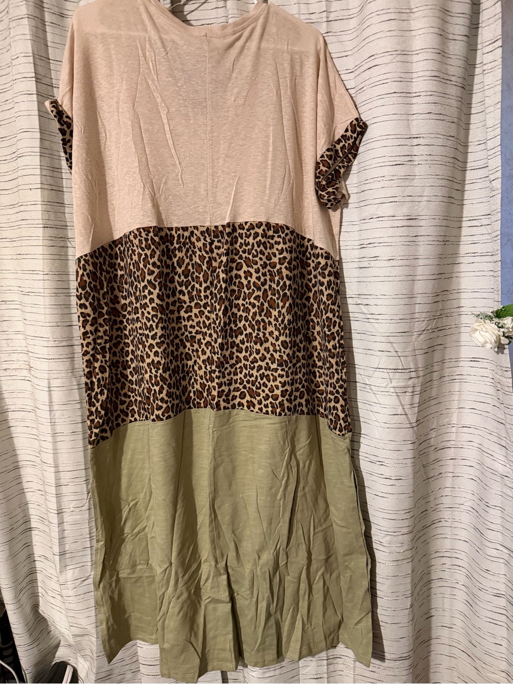 NWT M oversized Umgee Olive Green Linen Blend Colorblock Leopard Midi Dress. - Picture 2 of 4